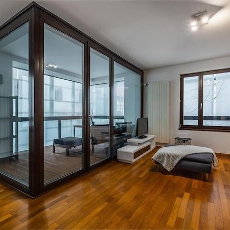 Modern Spacious Flat With A Terrace And A Parking Praga Zewnętrze zdjęcie