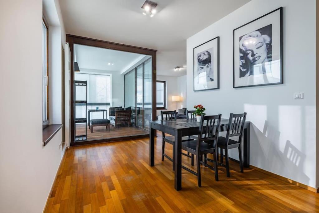 Modern Spacious Flat With A Terrace And A Parking Praga Zewnętrze zdjęcie