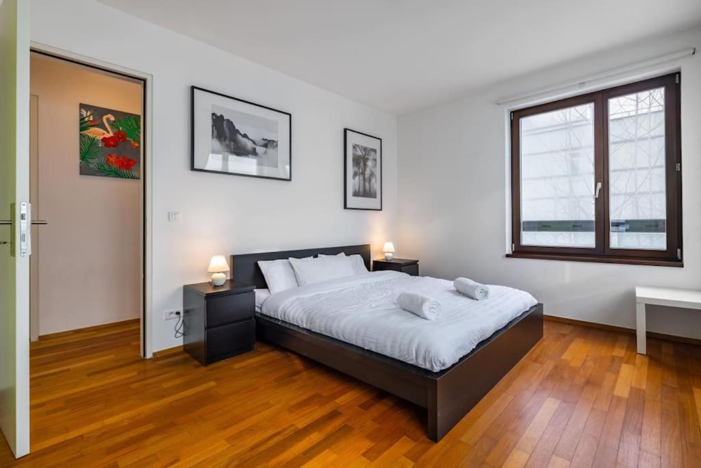 Modern Spacious Flat With A Terrace And A Parking Praga Zewnętrze zdjęcie