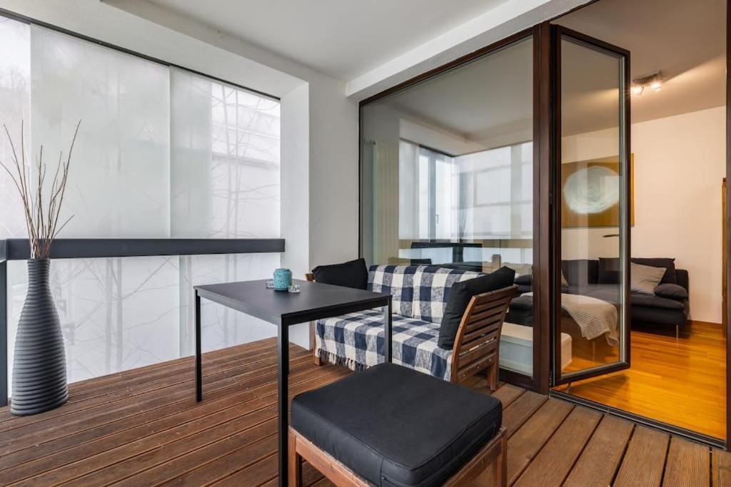 Modern Spacious Flat With A Terrace And A Parking Praga Zewnętrze zdjęcie