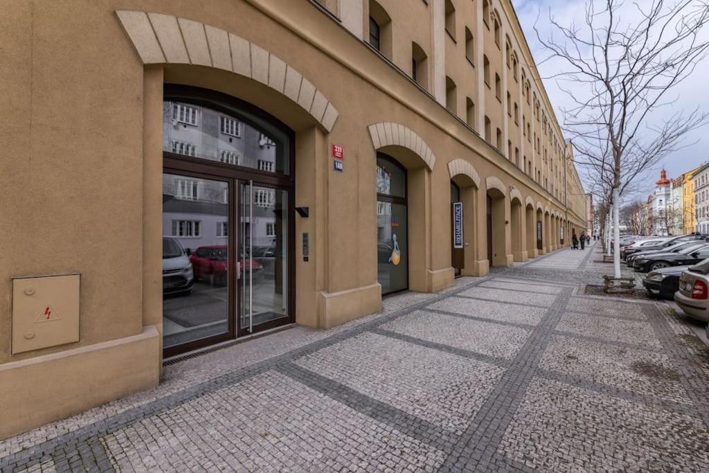 Modern Spacious Flat With A Terrace And A Parking Praga Zewnętrze zdjęcie