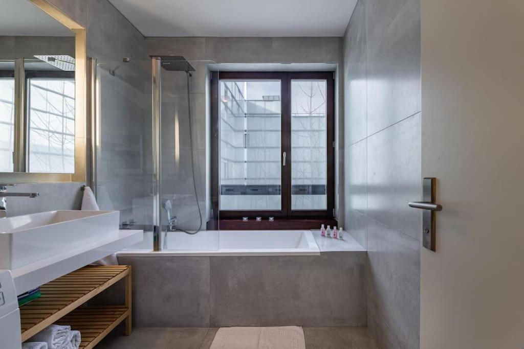 Modern Spacious Flat With A Terrace And A Parking Praga Zewnętrze zdjęcie