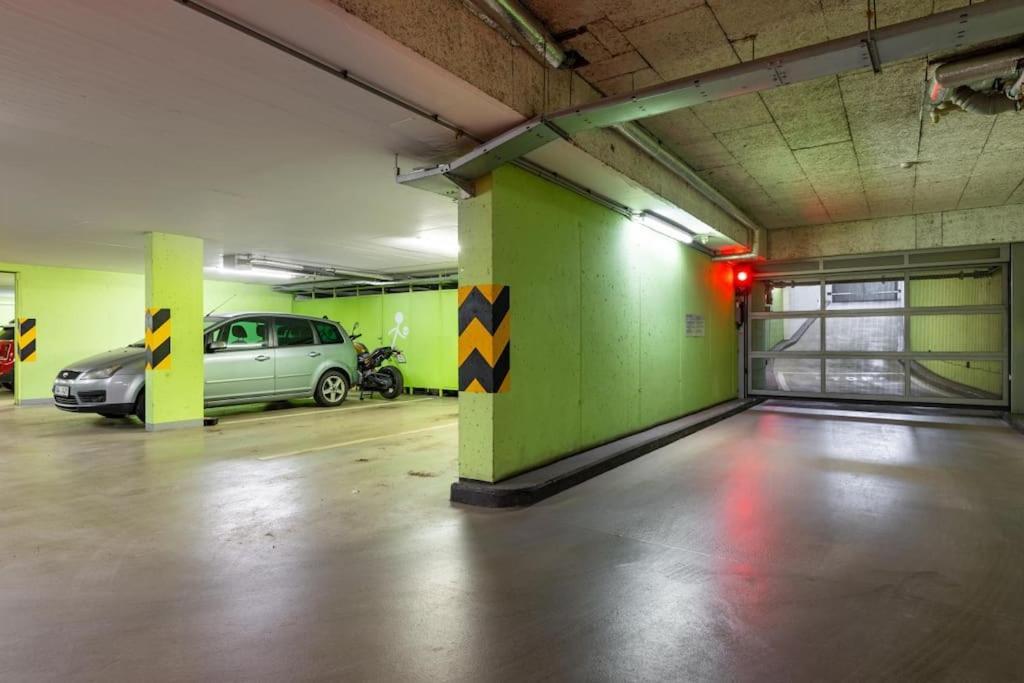 Modern Spacious Flat With A Terrace And A Parking Praga Zewnętrze zdjęcie